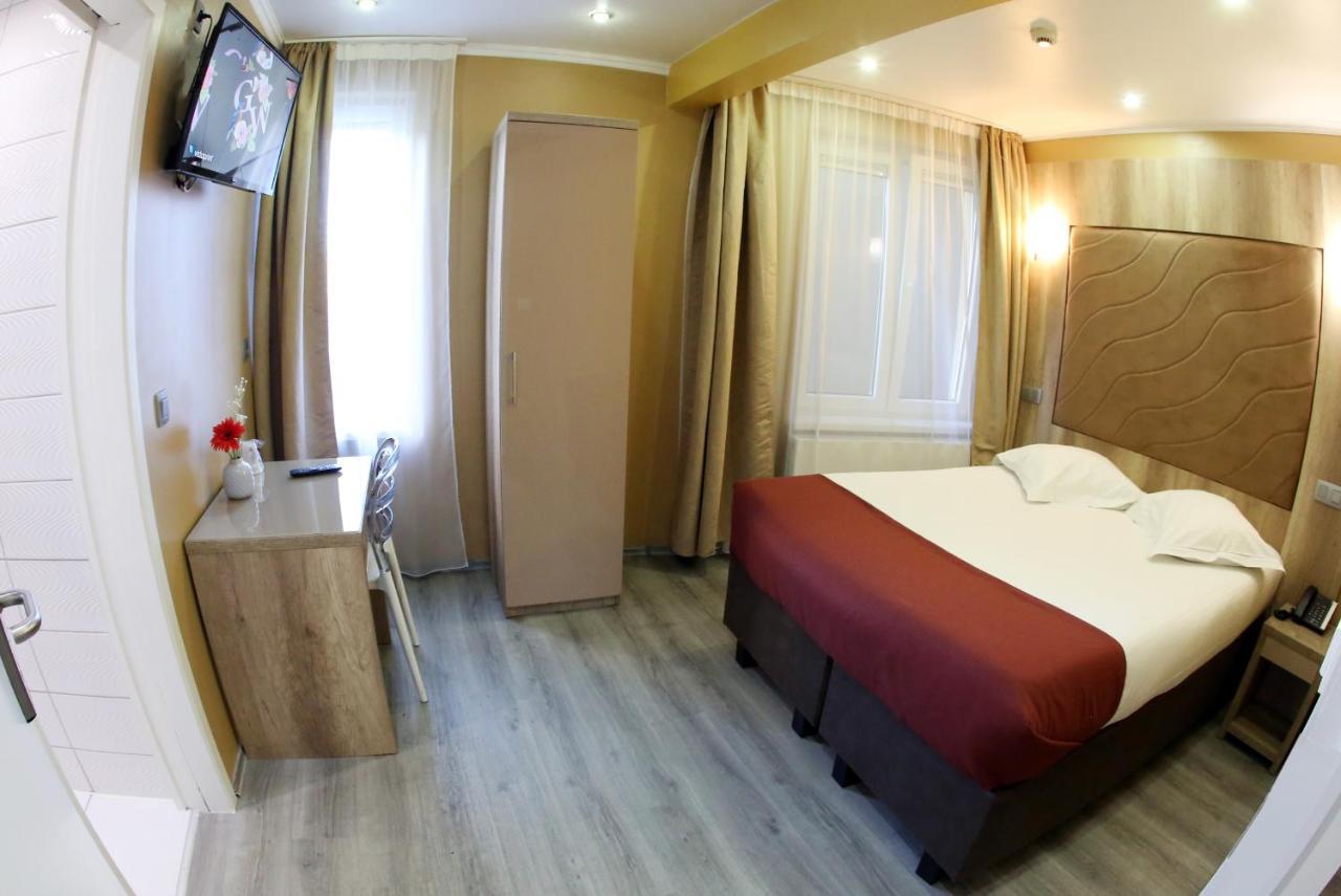 Hotel Phenix 3*